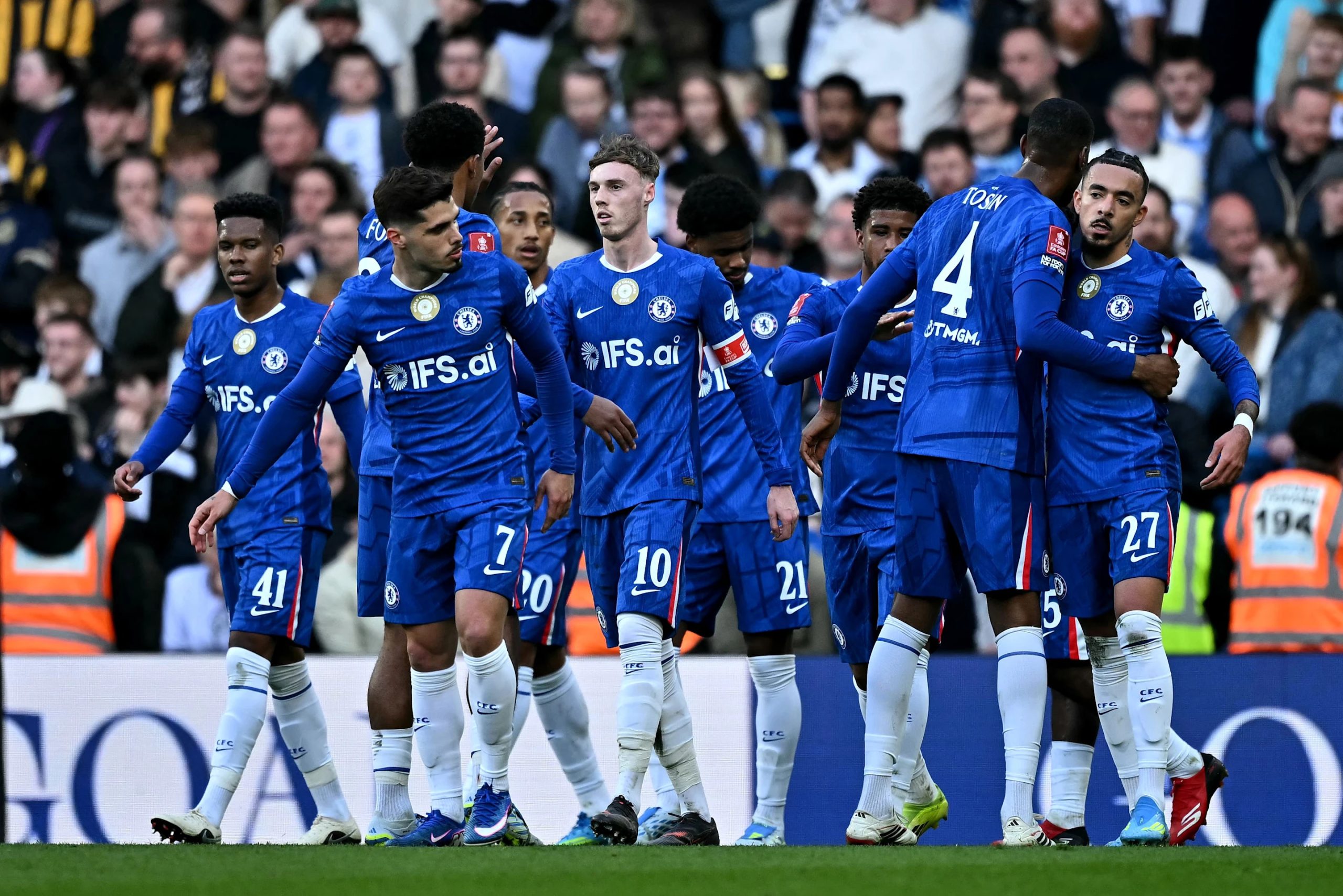 Chelsea tìm người thay Marc Cucurell bằng những hậu vệ chất lượng