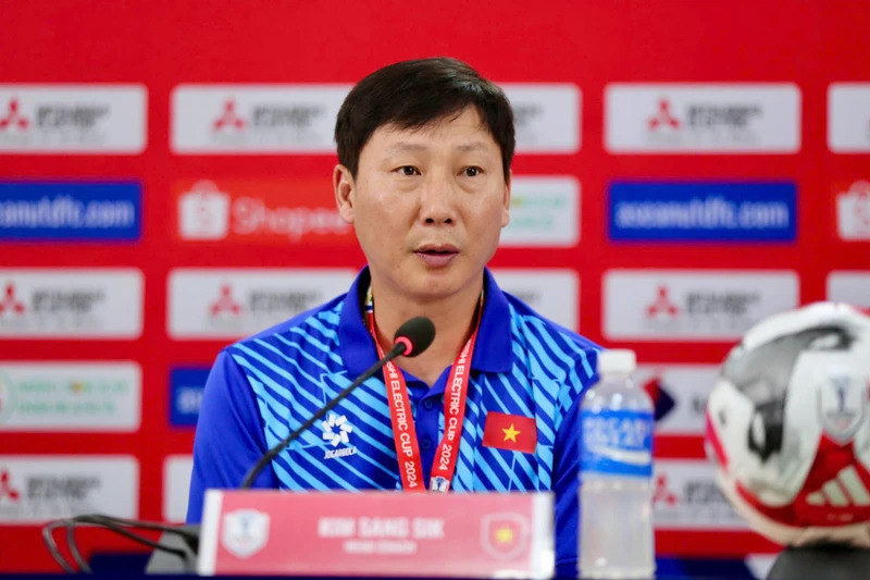 Kim Sang Sik chú trọng việc phát triển lực lượng kế cận
